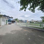 Siêu hiếm: view hồ - ô tô tránh - 67.6m2 - đất Việt Hùng Đông Anh